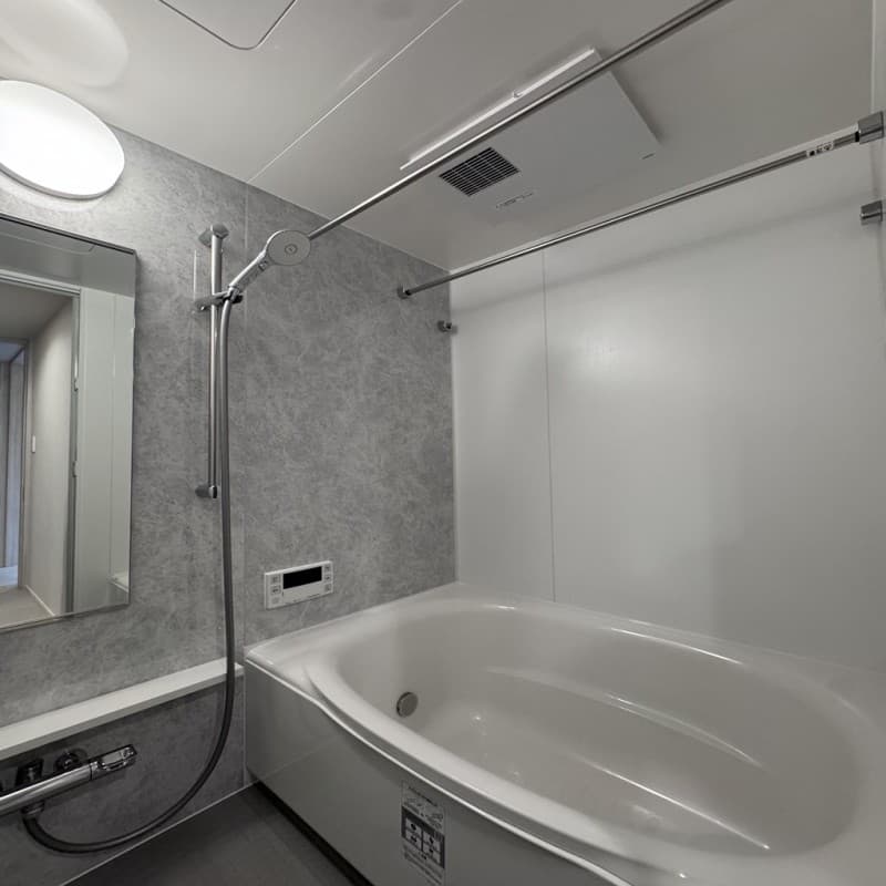 Room image 10
