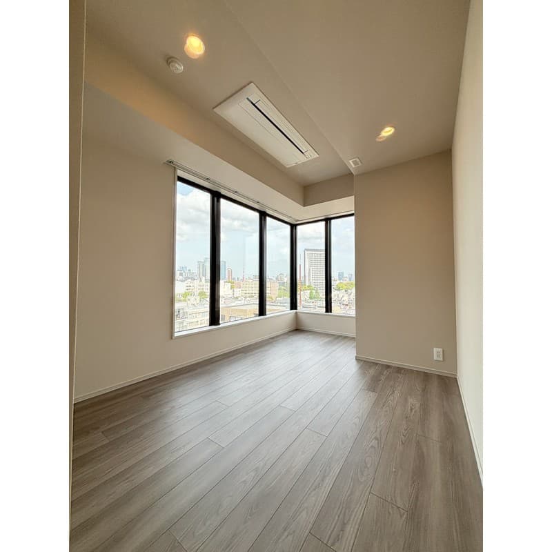 Room image 9