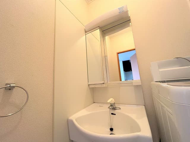 Room image 8