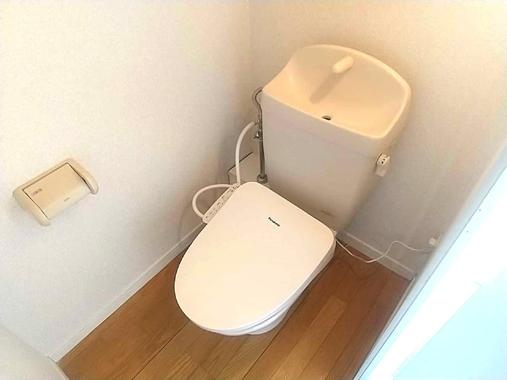 Room image 8