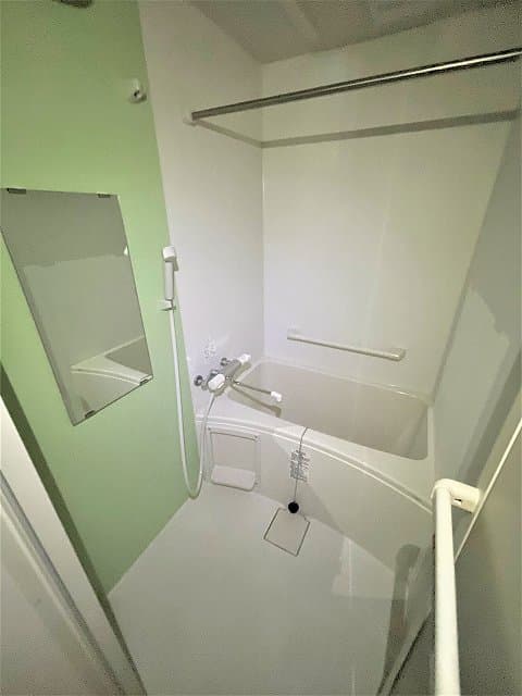 Room image 12