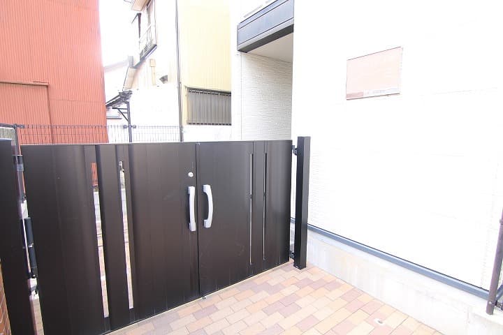 Room image 16