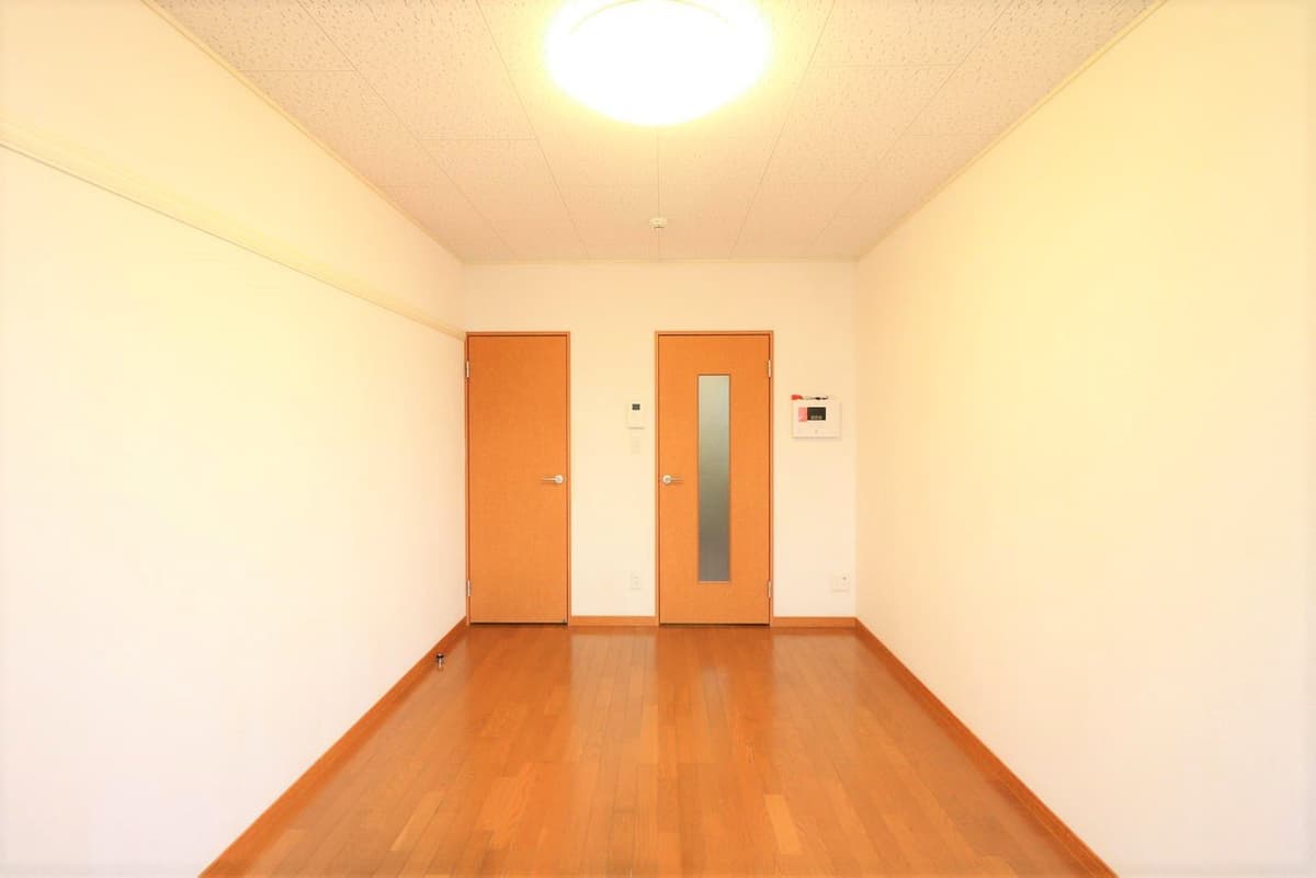 Room image 13