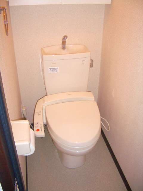 Room image 13