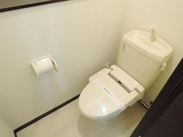 Room image 10