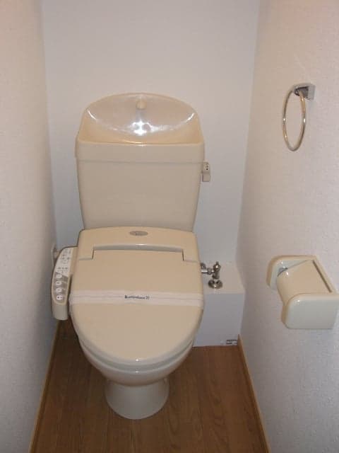 Room image 9