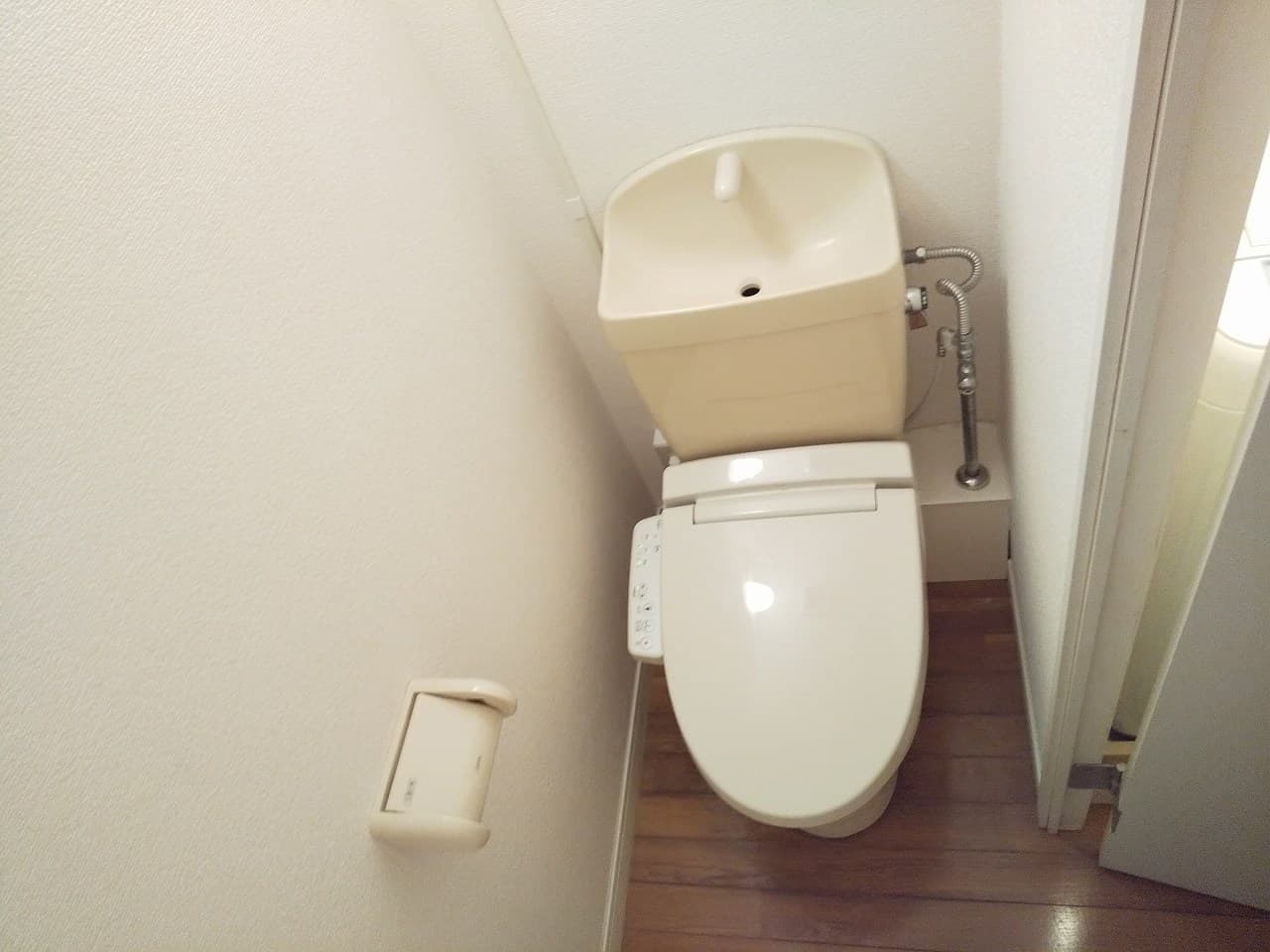 Room image 8