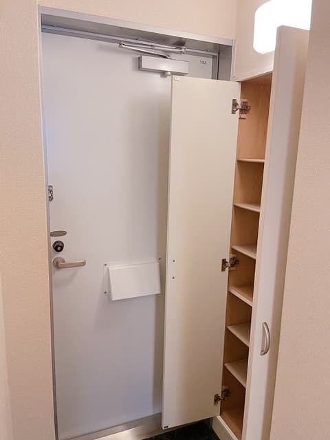Room image 8