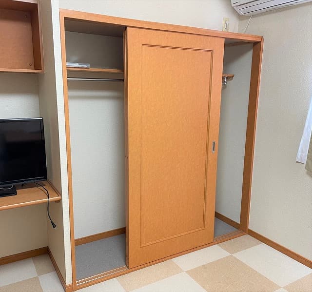 Room image 8