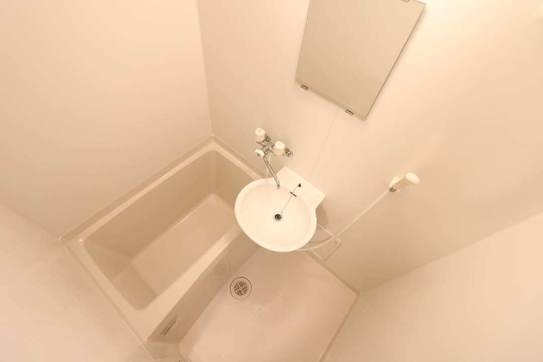 Room image 12