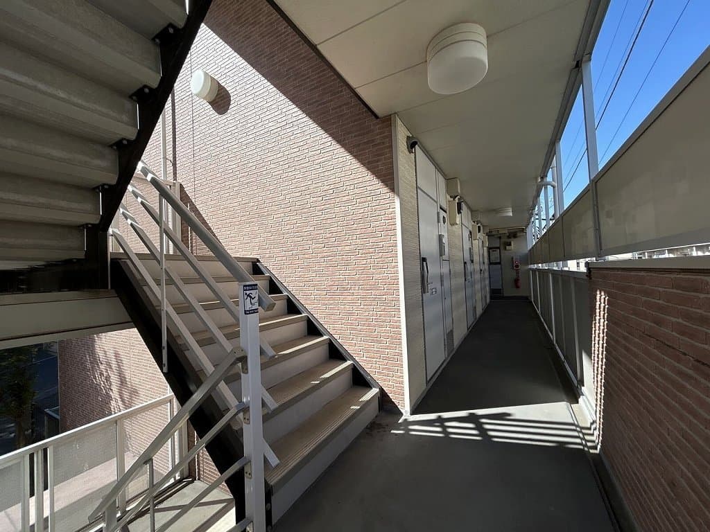 Room image 12