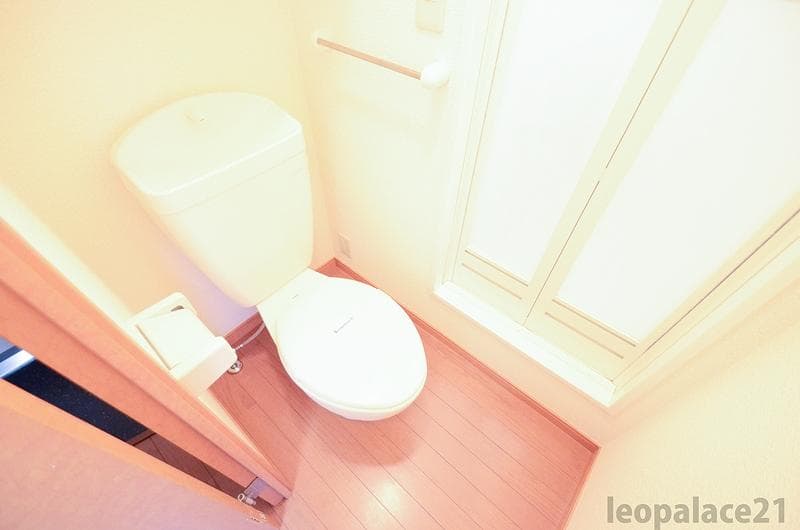 Room image 10