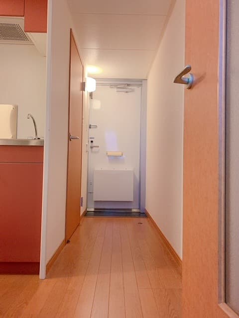 Room image 8