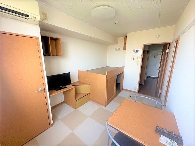 Room image 12