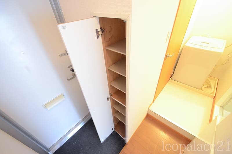 Room image 8