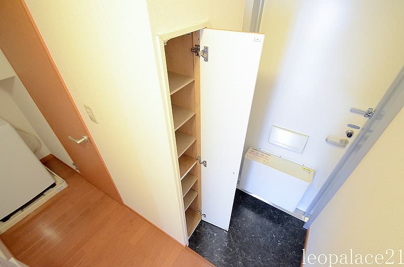 Room image 16