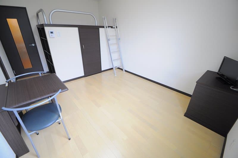 Preview interior of LEONEXT Castor Yuu