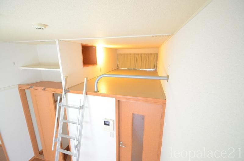 Room image 8