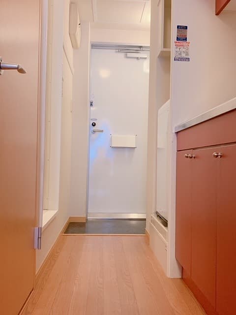 Room image 8