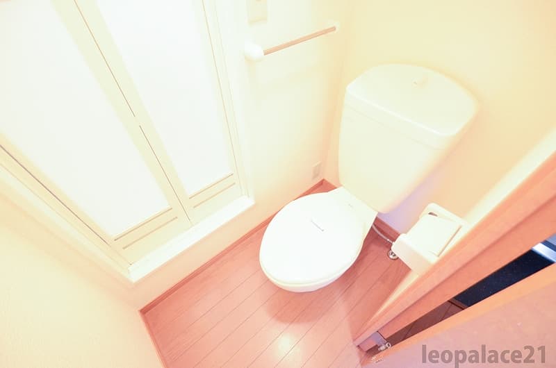 Room image 8