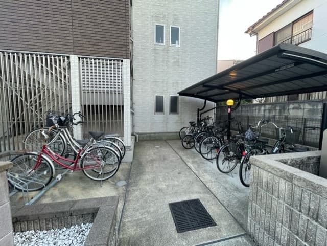 Room image 16