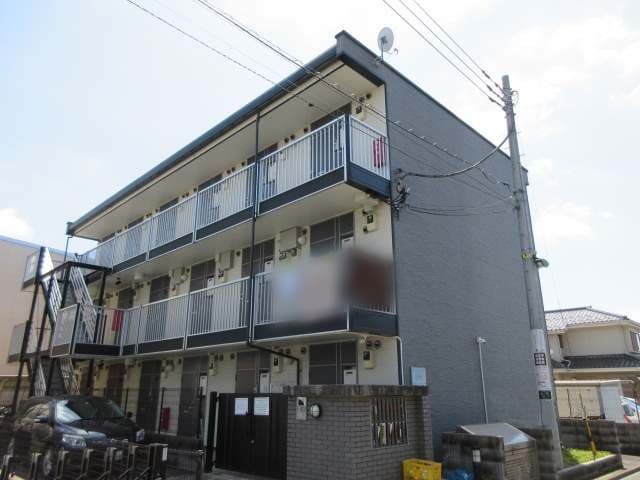 Main exterior of leopalace Shimo