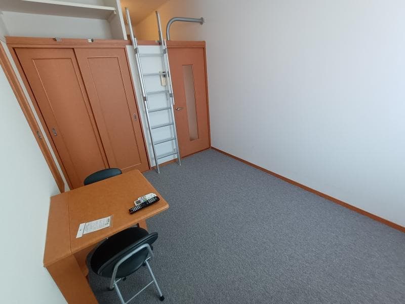 Room image 8