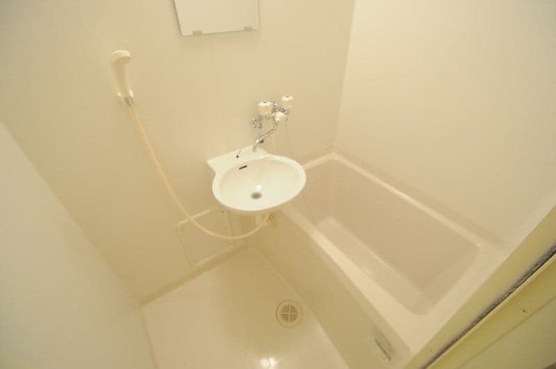 Room image 12