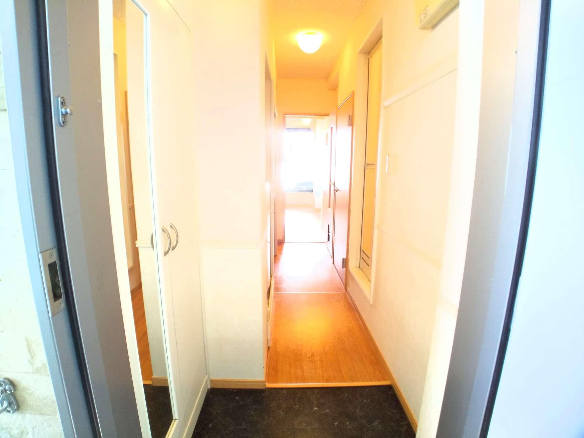 Room image 13