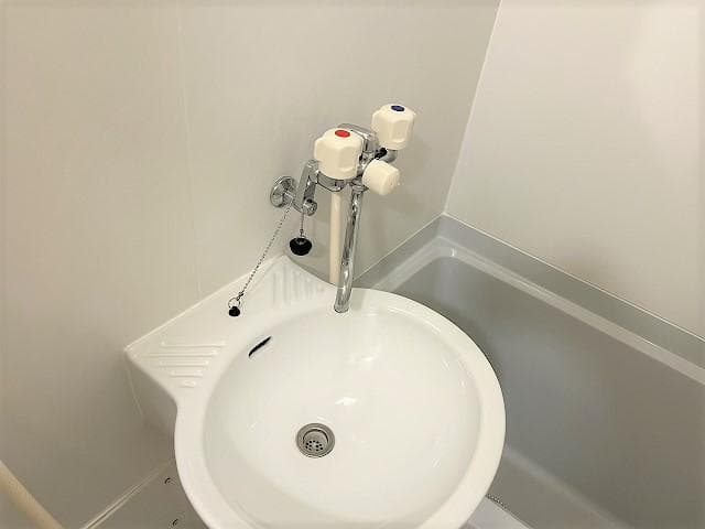 Room image 8