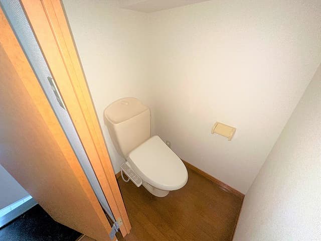 Room image 15