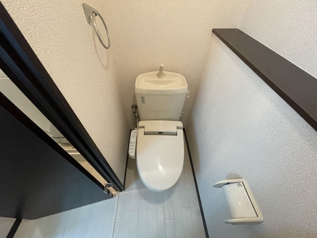 Room image 13