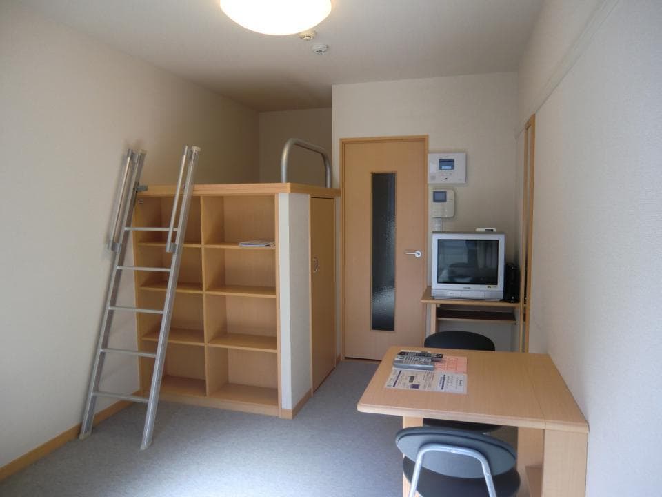 Room image 15