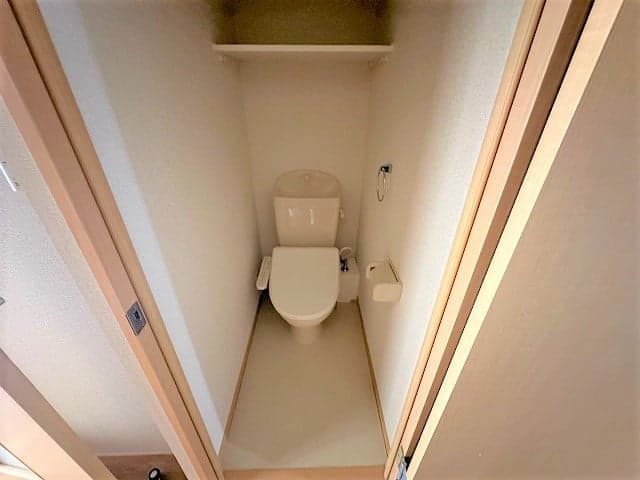 Room image 16