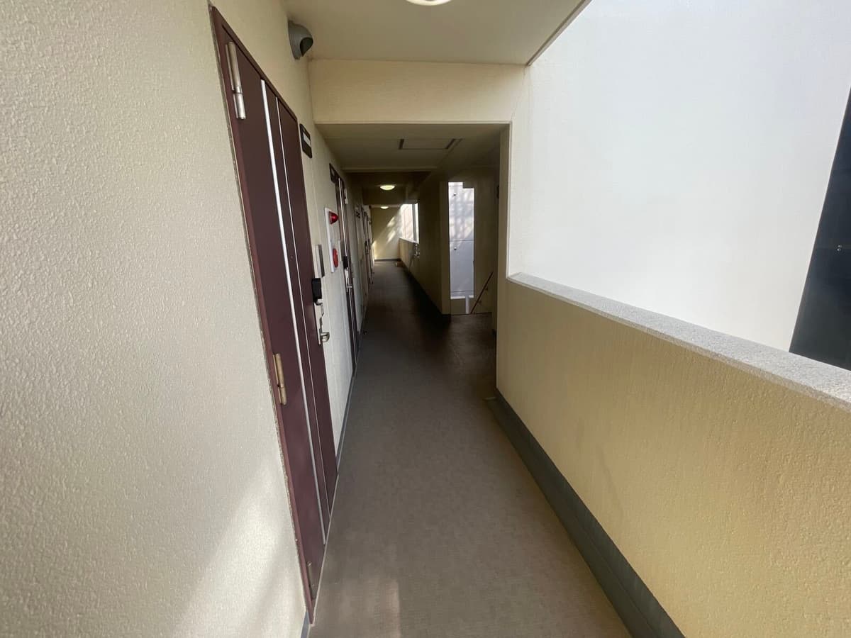 Room image 12