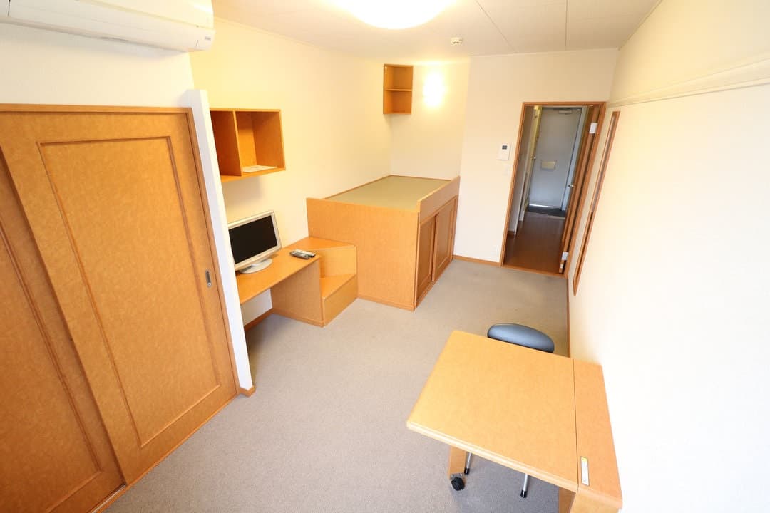 Room image 11