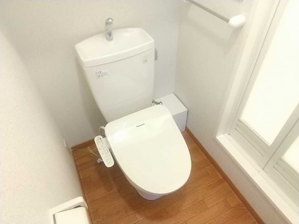 Room image 8