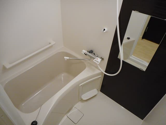 Room image 8