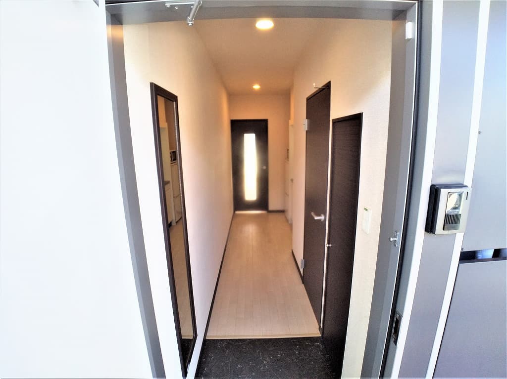 Room image 8