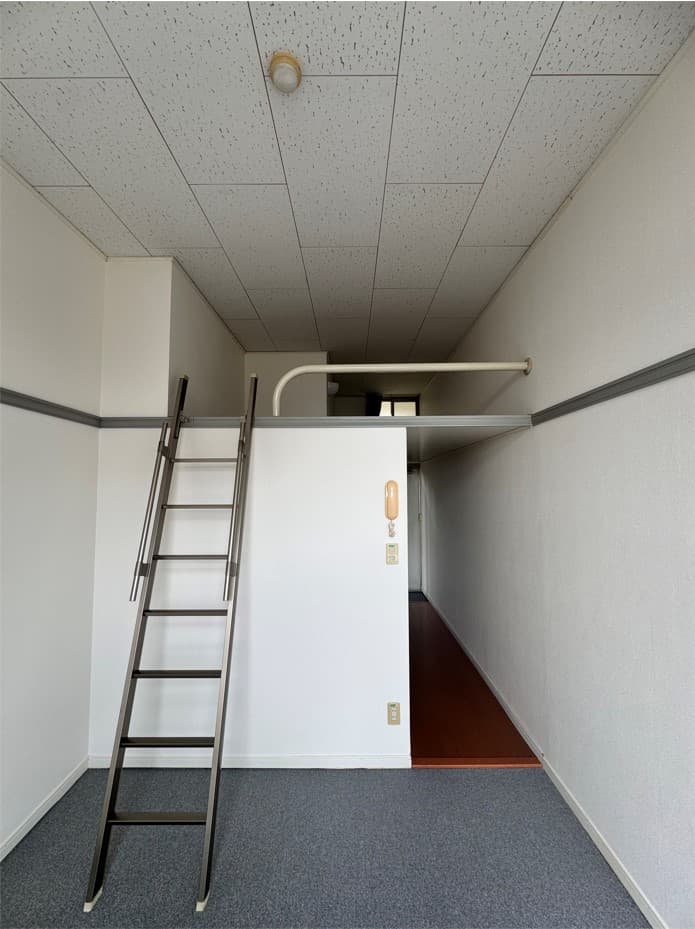 Room image 11