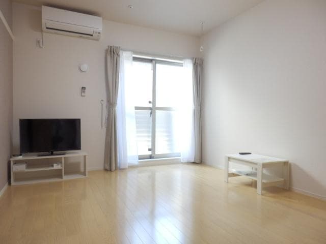 Room image 13