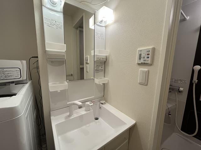 Room image 8