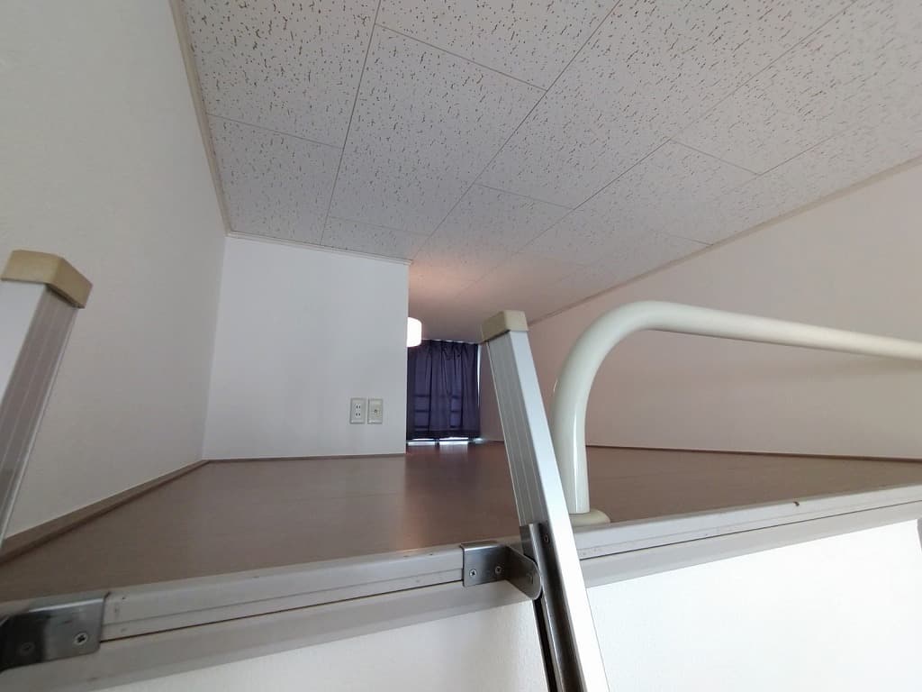 Room image 8