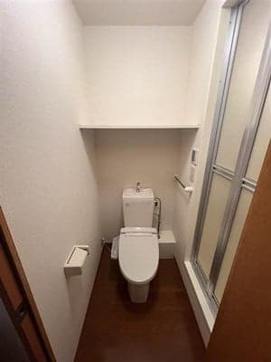 Room image 8
