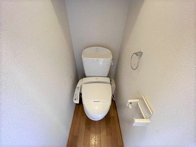 Room image 9