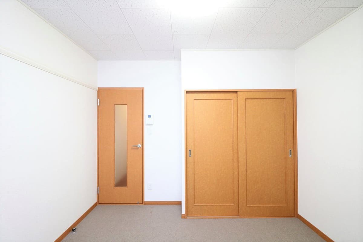 Room image 15