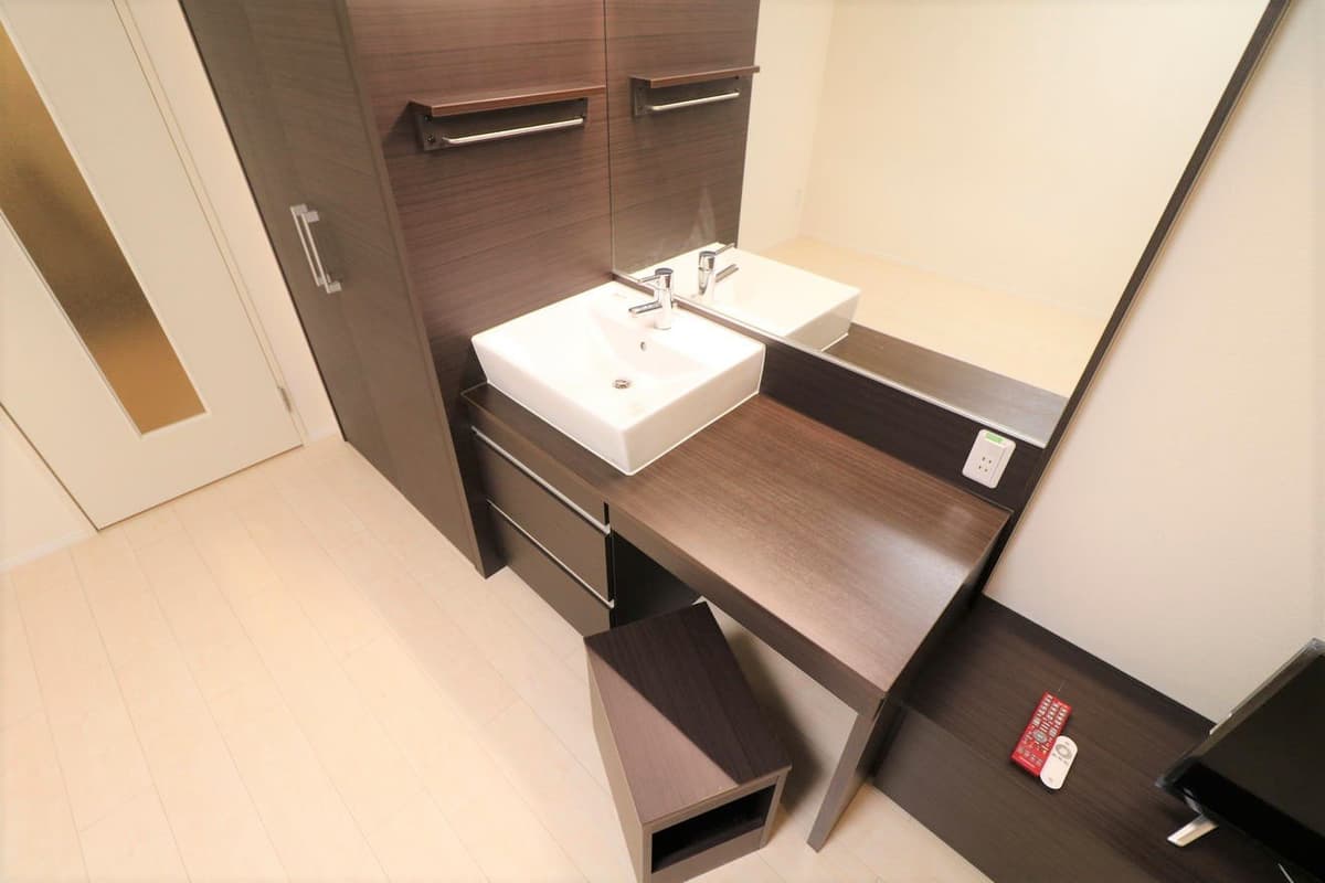 Room image 16