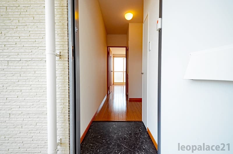 Room image 15