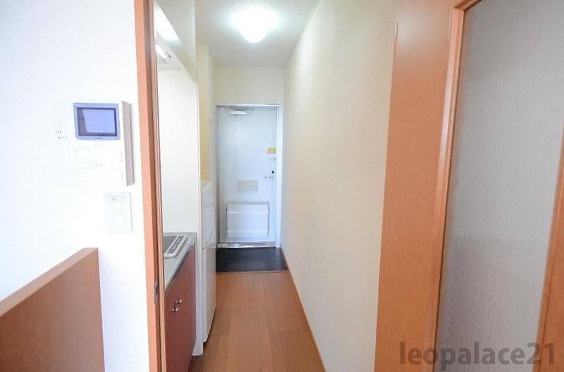 Room image 11