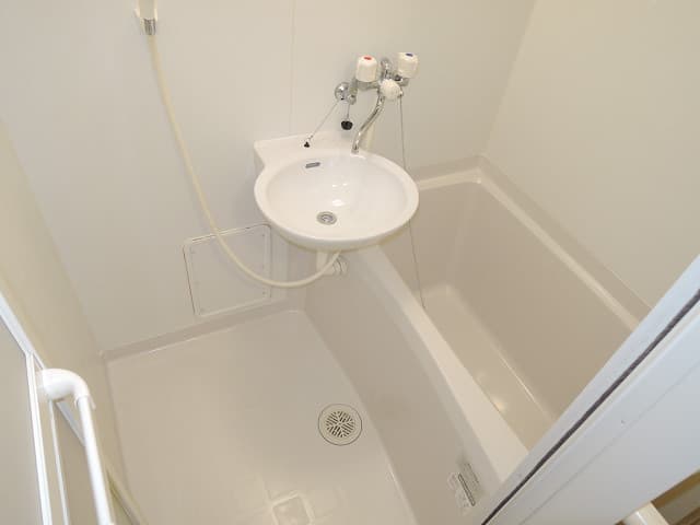 Room image 8